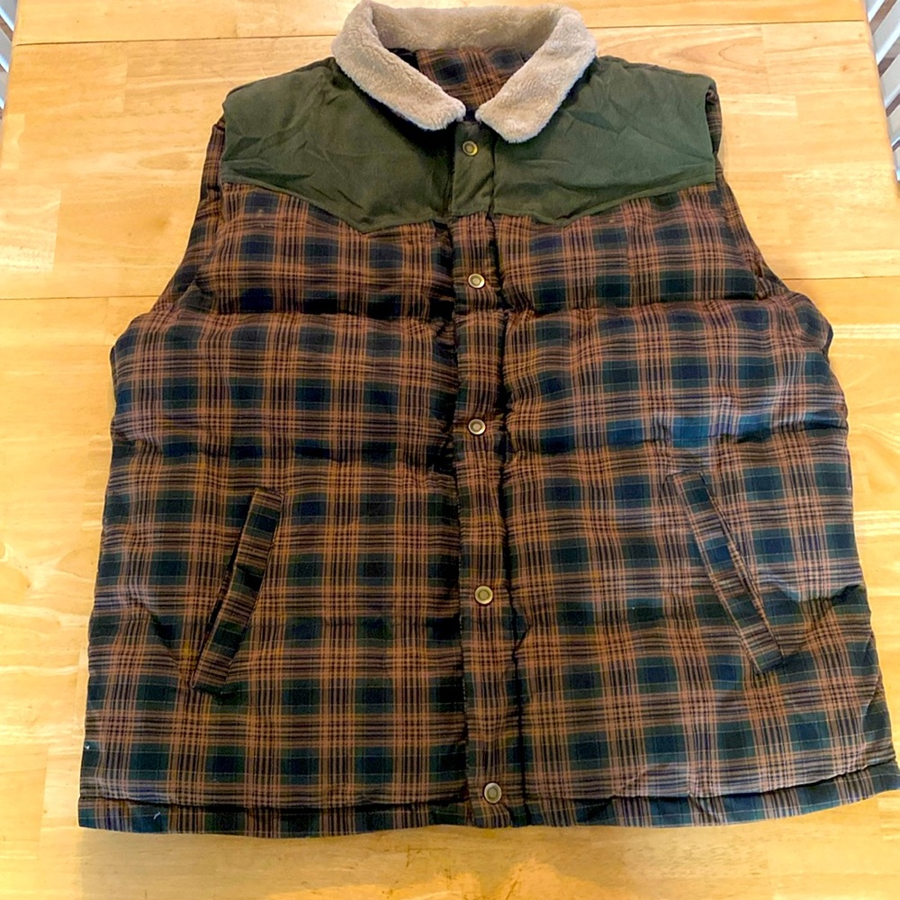 COPY - MEN LARGE WINTER INSULATED VEST 25”Wx30”L ZIPPER SNAP CORDUROY PLAID